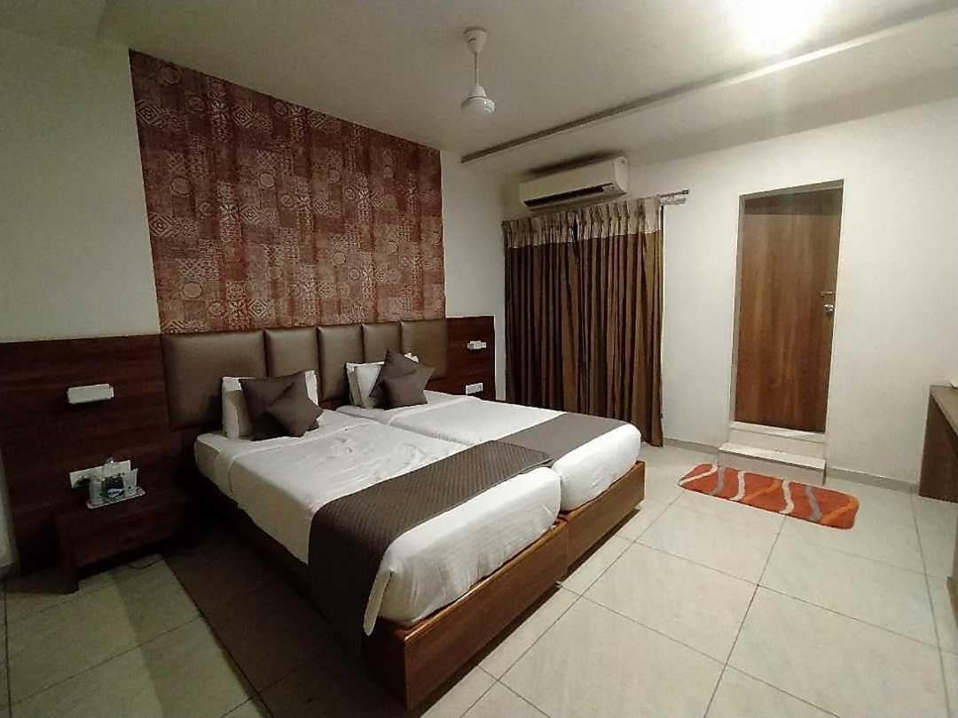 The Grand Vardhman Hotel Morbi 外观 照片
